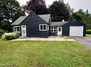 11 Arden Ln, Wynantskill, NY 12198