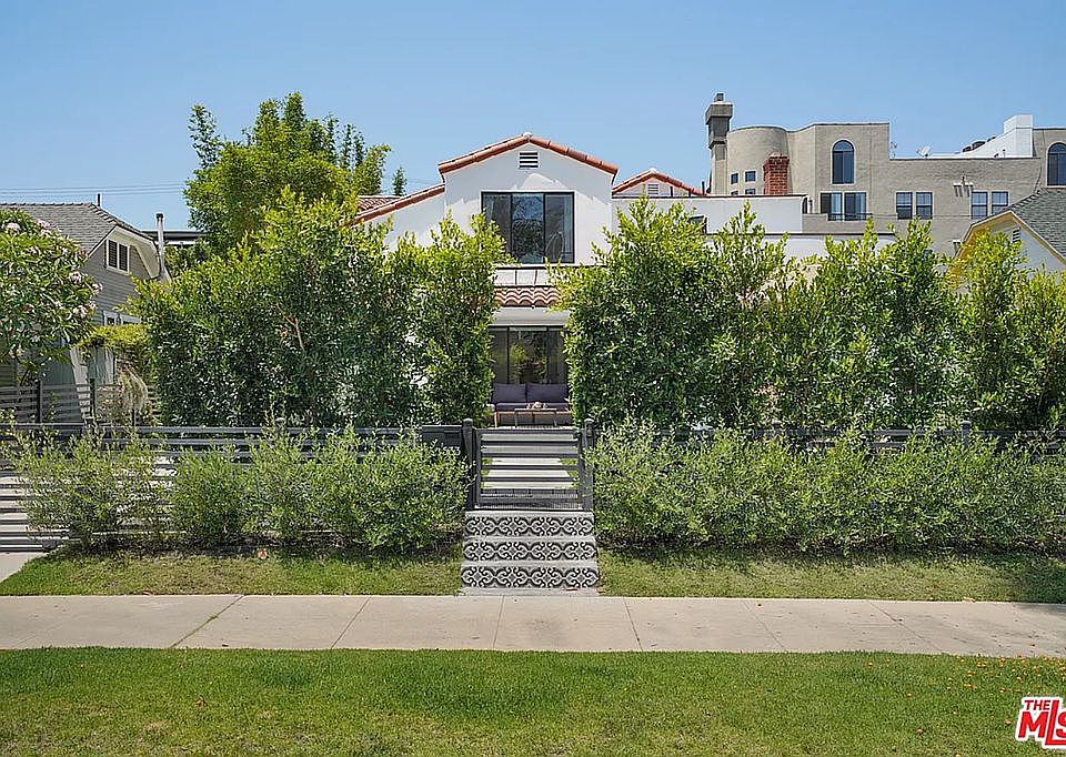 1st image of 533 N Arden Blvd