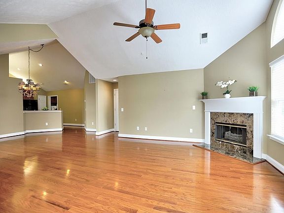 3rd image of 943 Burnt Hickory Cir NW