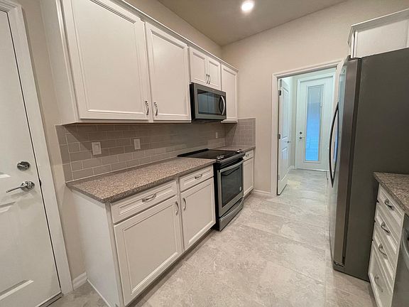 5th image of 4164 Greenway Dr