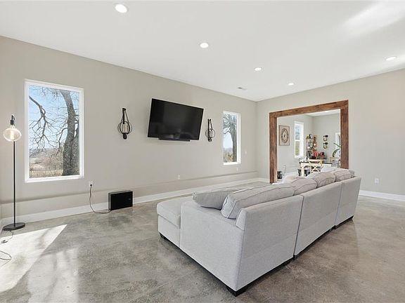 5th image of 3826 S Sweeney Rd