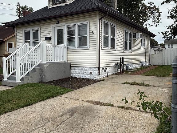 2nd image of 122 Dehnhoff Avenue