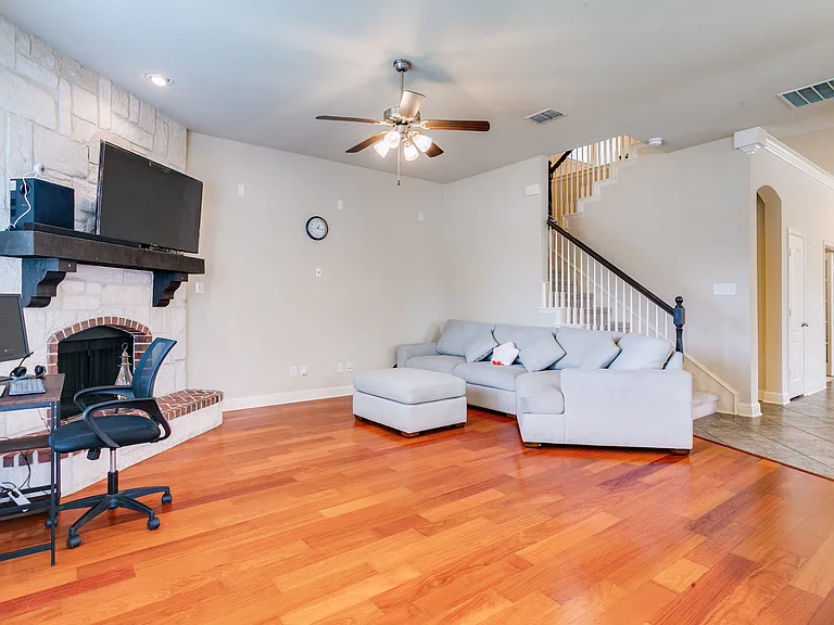 3116 Hereford Dr — Photo 8