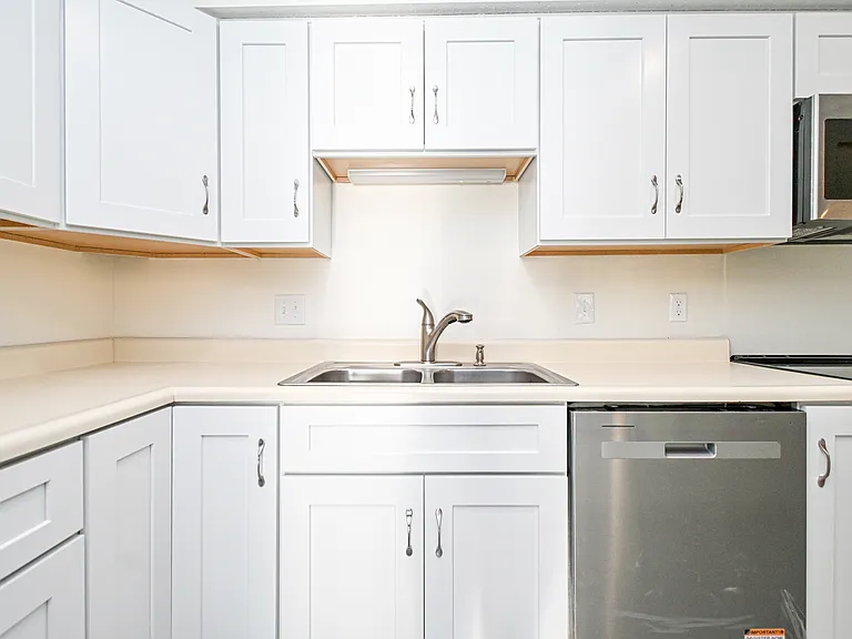 3021 Stratford Ct #1 — Photo 7