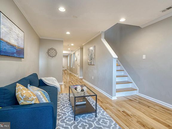 4th image of 233 S Highland Ave