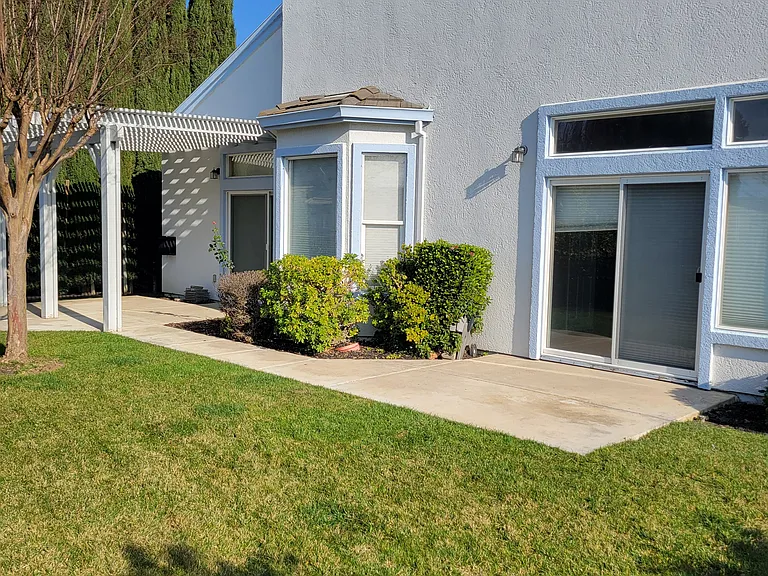 723 Deerfield Way — Photo 6