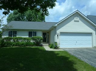 128 Oxford Cir, Grayslake, IL 60030