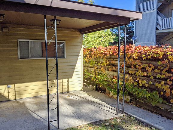 3rd image of 1009 Garnett Pl #2