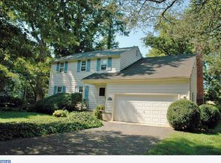 261 E Linden St, Moorestown, NJ 08057