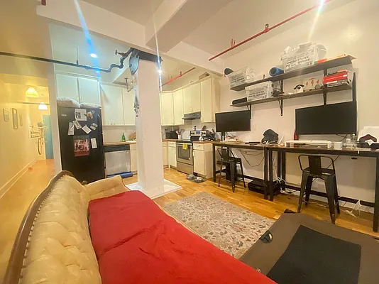Rented by Dream Space Realty | media 7