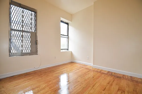 Rented by CITY SKYLINE REALTY INC | media 9