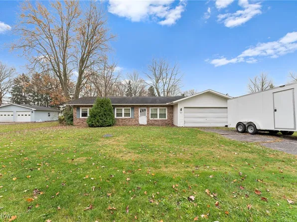 26 Farmers St, Wakeman, OH 44889