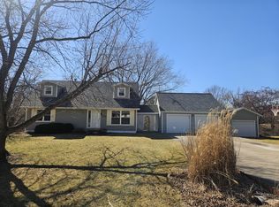 2762 Centerview Rd, Muscatine, IA 52761