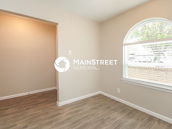 5th image of 5621 Macdougall Dr