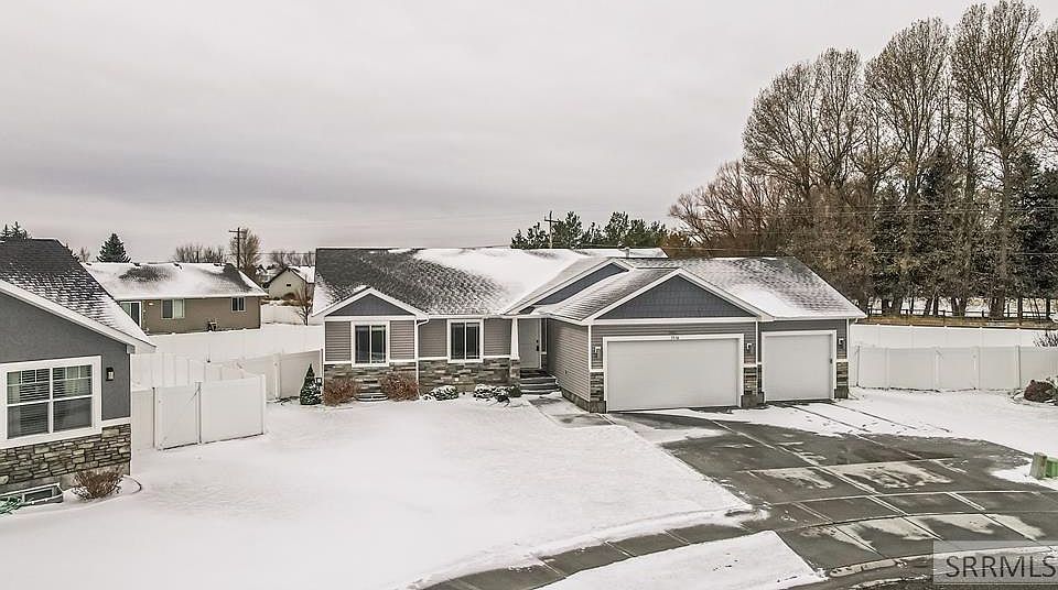 1st image of 3536 E Beretta Ave