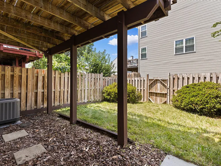 219 Frazer Dr — Photo 26