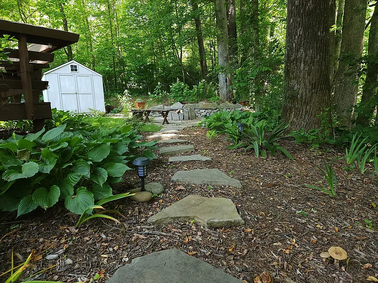 224 Rock Haven Ln — Photo 31