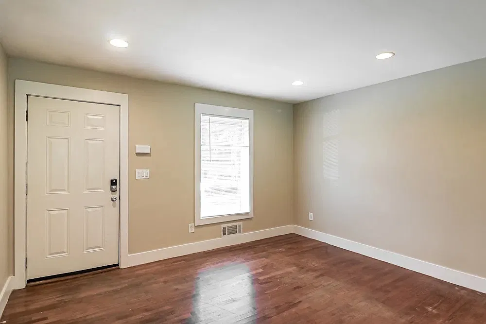 3 bed, 2484 sqft, $1,690 — Photo 1