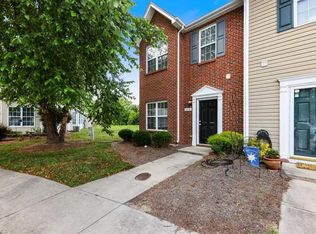 1616 Olivers Crossing Cir, Winston Salem, NC 27127