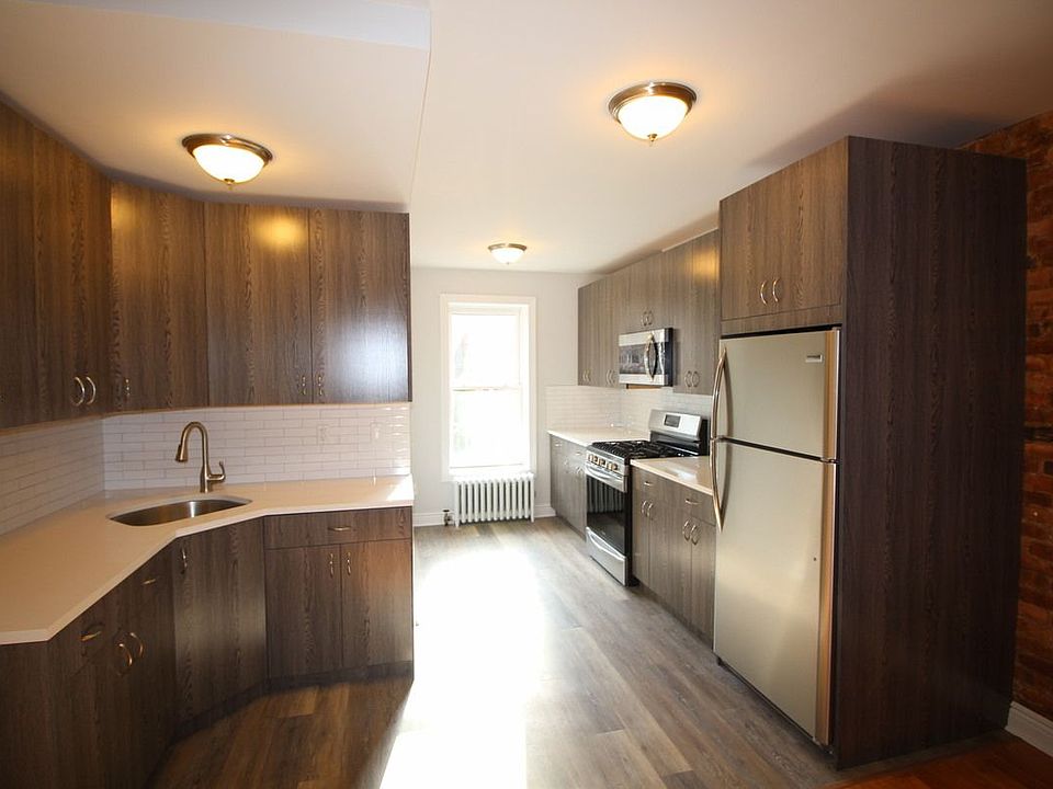 1st image of 238 Sackett St APT 2R