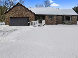 9310 Denton Hill Rd, Fenton, MI 48430