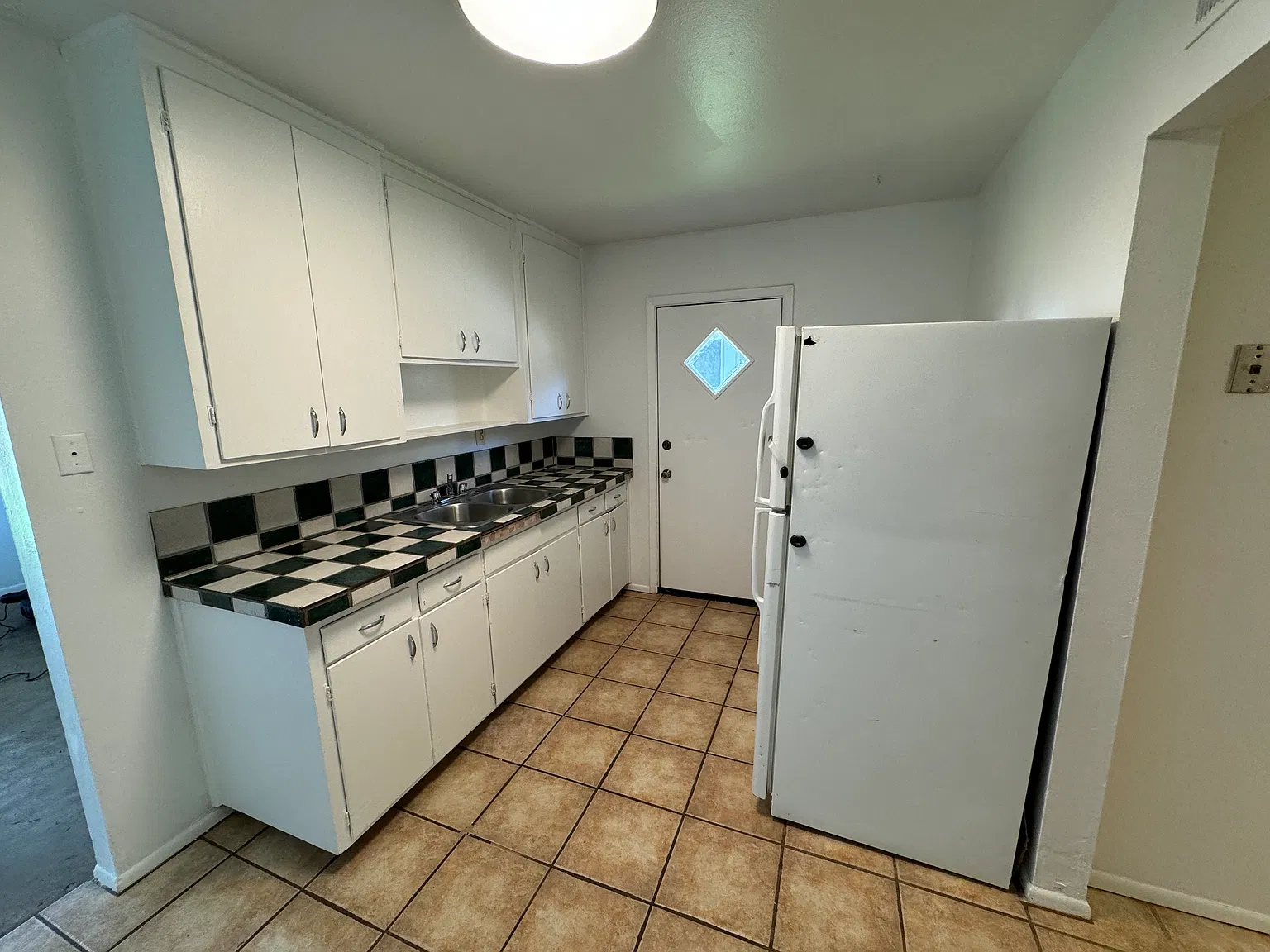 1 bed, 704 sqft, $1,075 — Photo 4