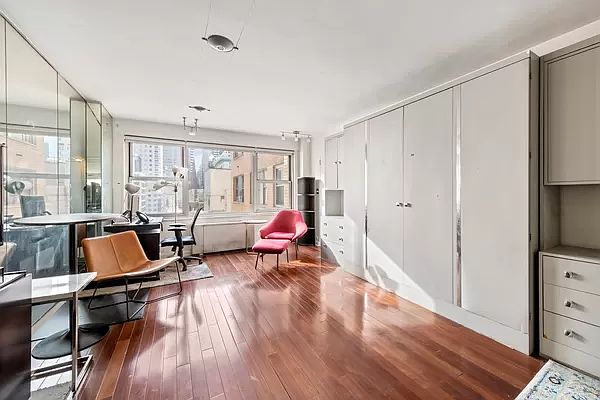 1st image of 77 W 55th St APT 17K