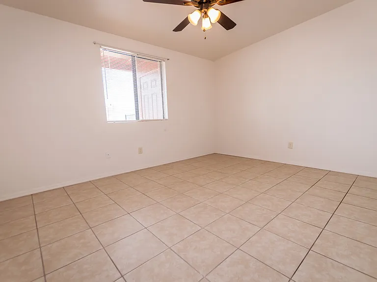 3799 E Foothills Dr — Photo 15