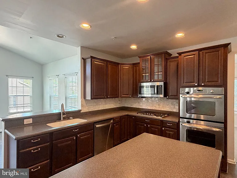 3429 Linden Grove Dr — Photo 23