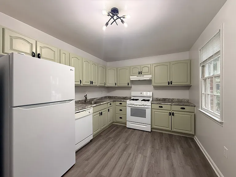 784 Quince Orchard Blvd #P2 — Photo 10