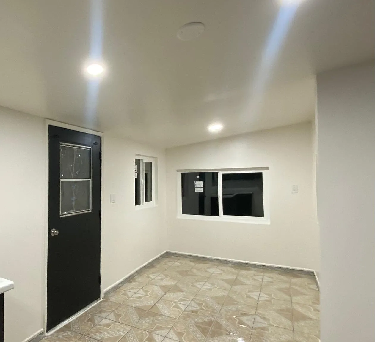 2 bed, 880 sqft, $1,990 — Photo 2