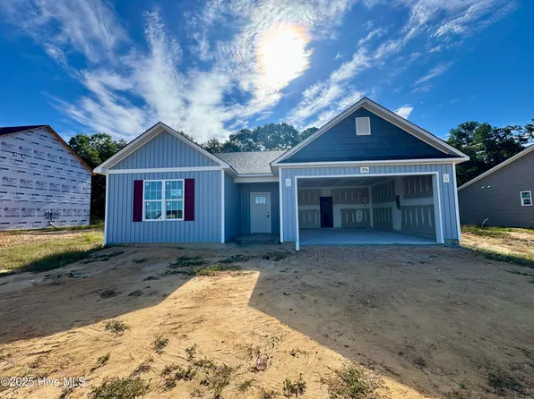 296 Sacksonia Street, Raeford, NC 28376