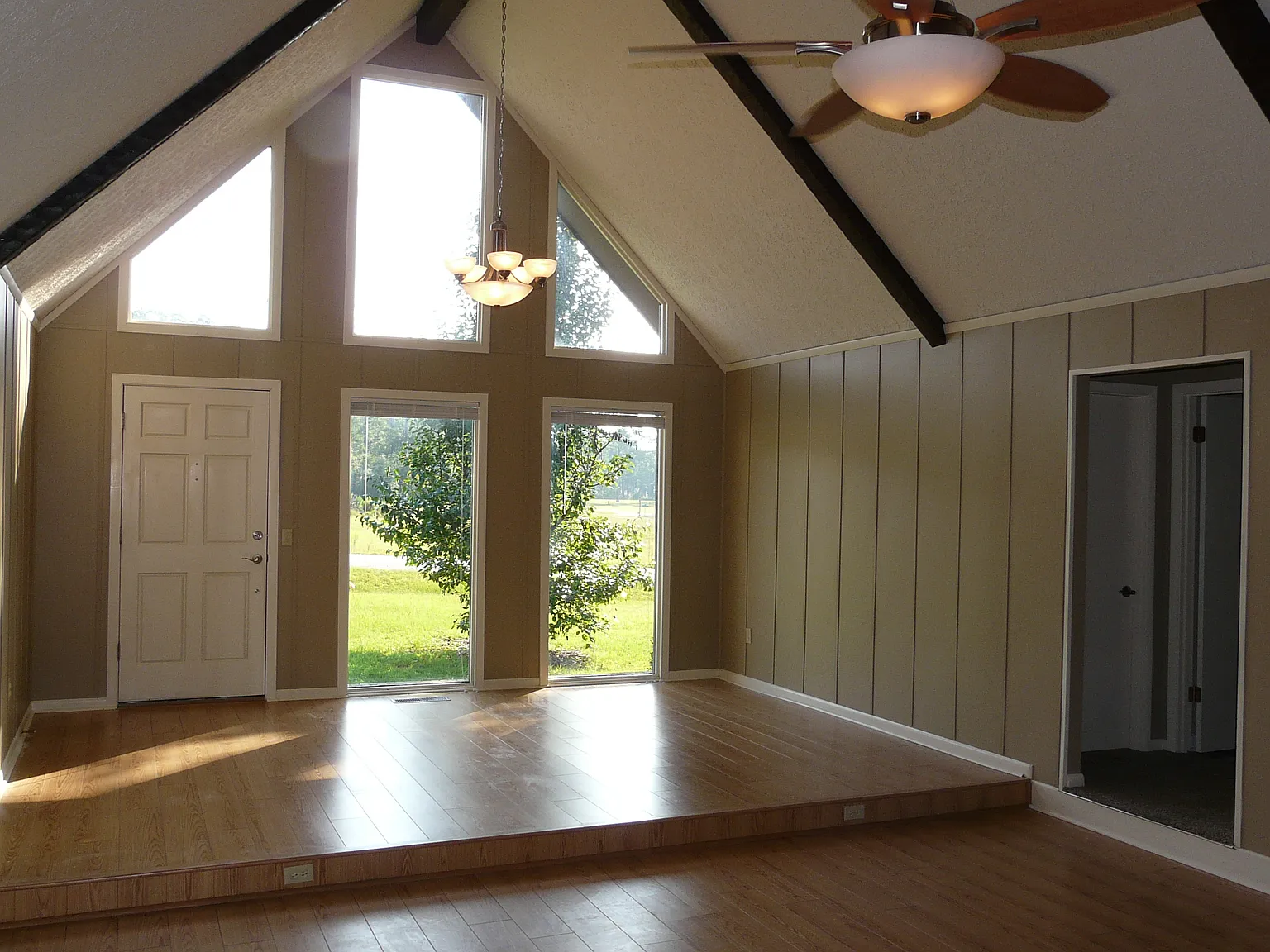 3 bed, 1200 sqft, $650 — Photo 3