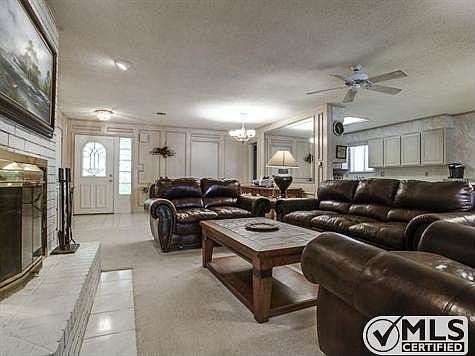 2nd image of 1011 Kiowa Dr W
