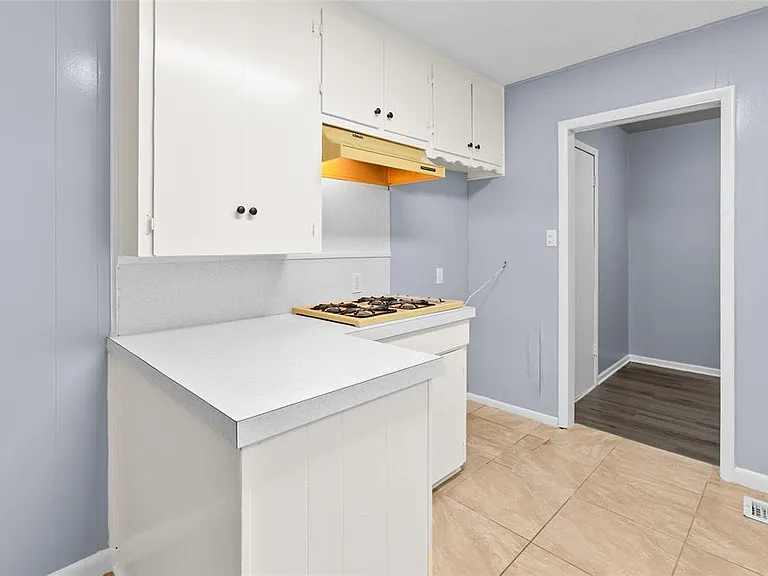 4001 Western Cir — Photo 8