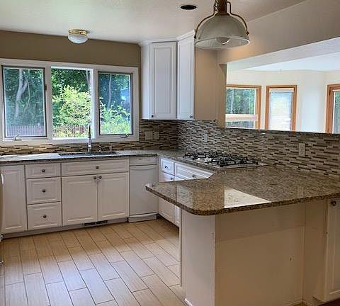 2nd image of 2501 Banbury Dr