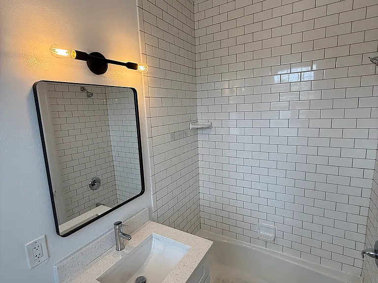 809 W Platt St #7 — Photo 13