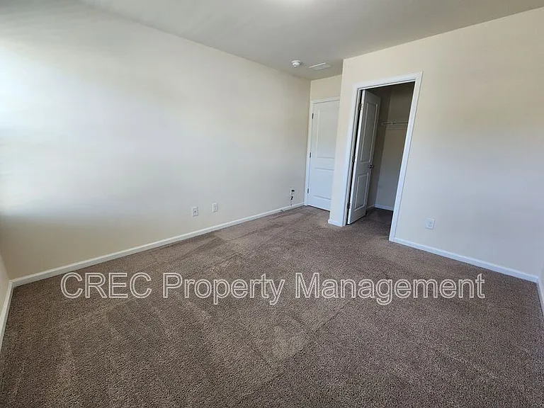 260 Hyrne Dr — Photo 18
