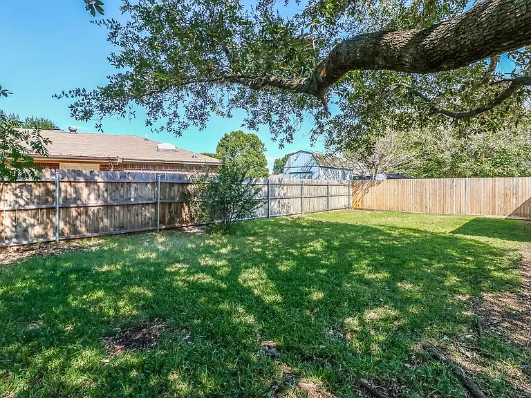 3816 Ashley Ln — Photo 17