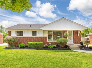 1019 Chippewa St, Mount Clemens, MI 48043