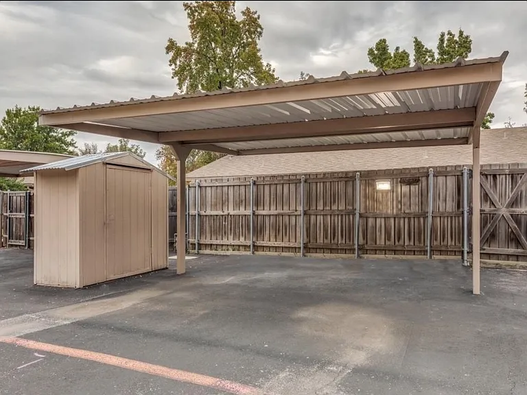 10824 Pagewood Dr — Photo 17