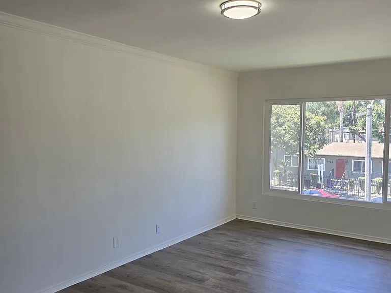 4812 Coliseum St #5 — Photo 2