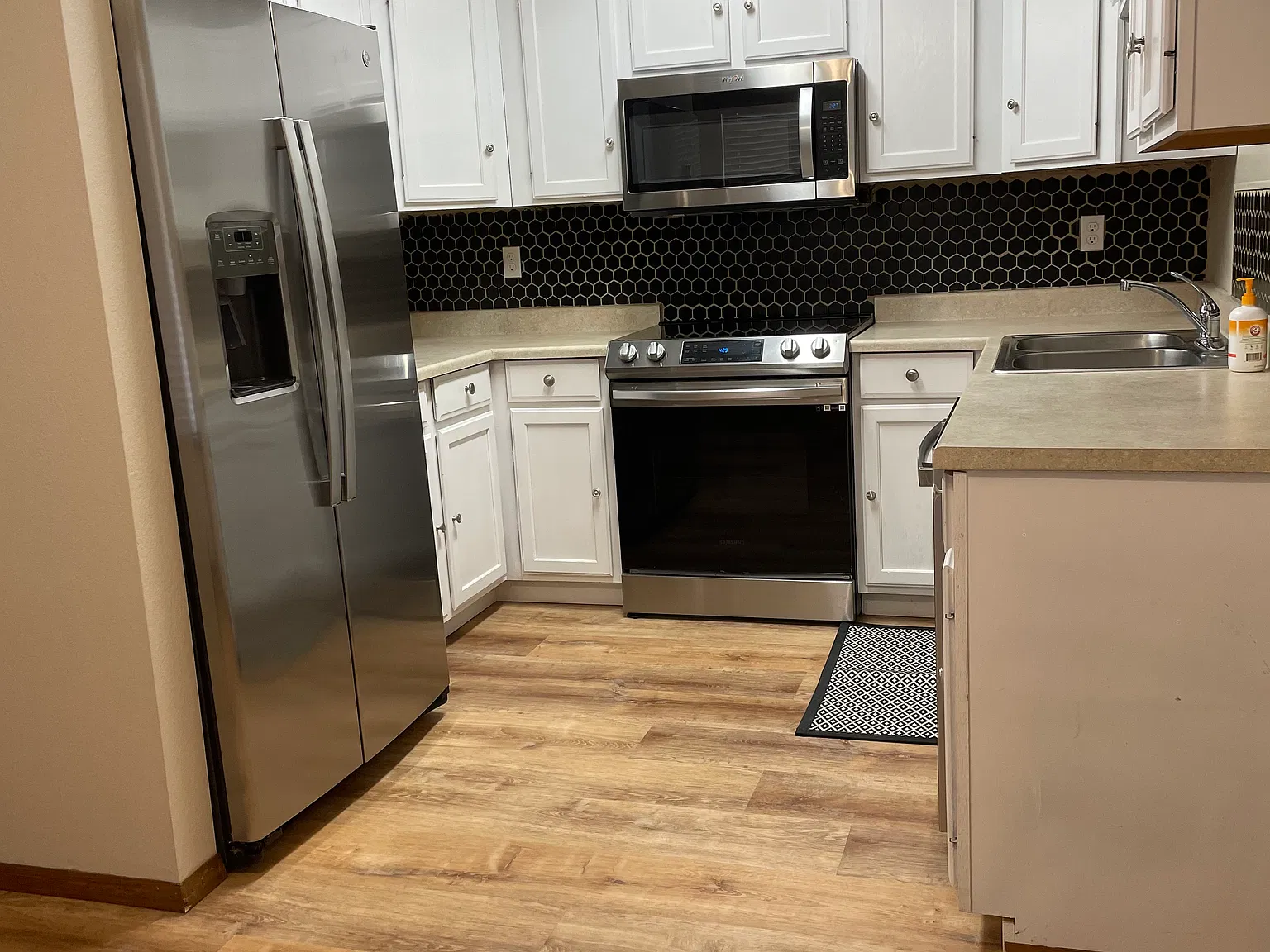 2 bed, 1.5 bath, 1128 sqft, $1,650 — Photo 2