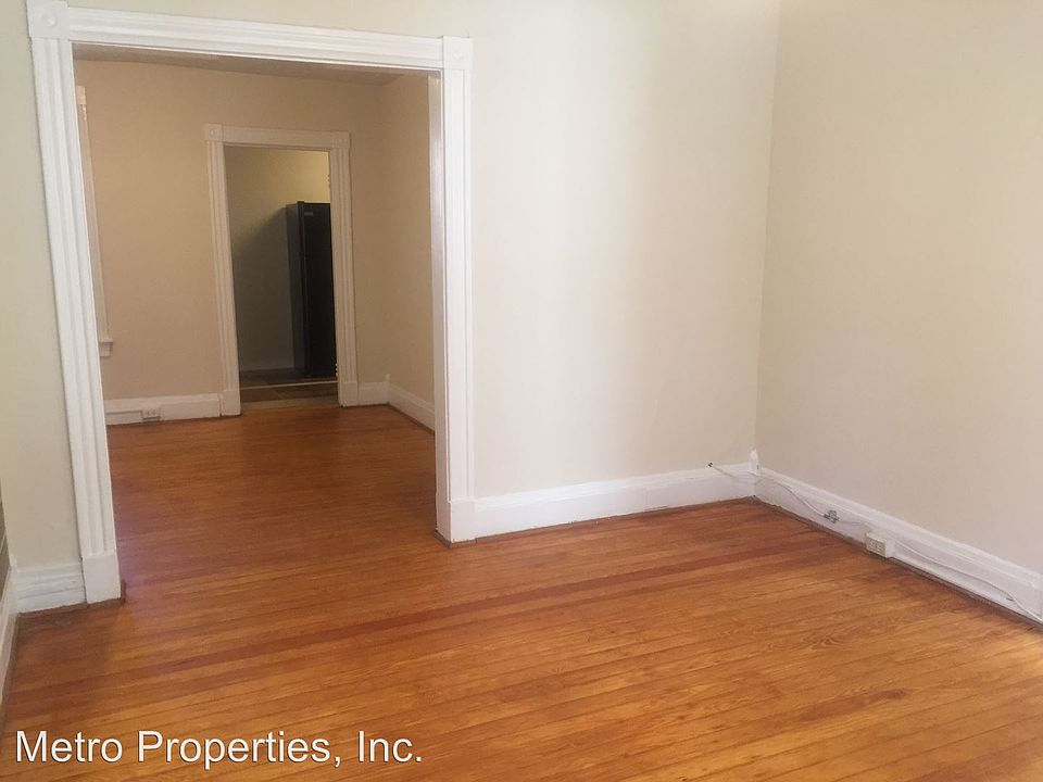 1st image of 3118 Kensington Ave APT 3