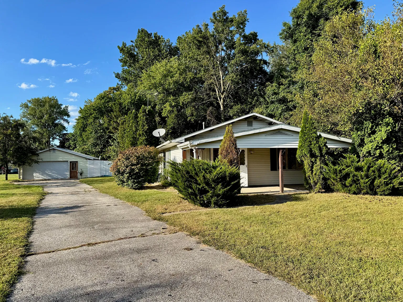 6620 E State Road 10 photo 1
