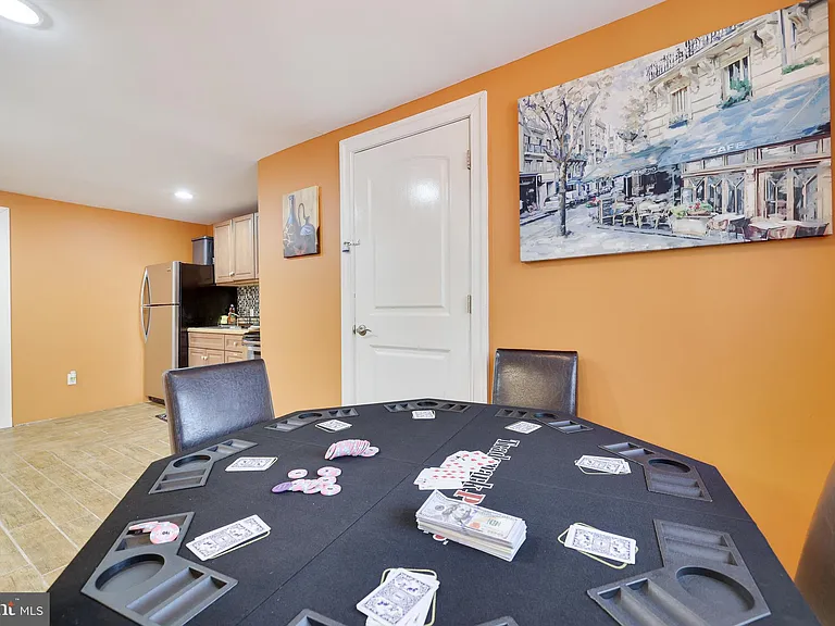 163 Cambridge Ct — Photo 42