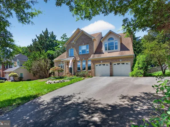 8708 Cross Chase Cir, Fairfax Station, VA 22039