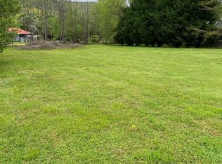 2 W Deep Creek Rd, Bryson City, NC 28713
