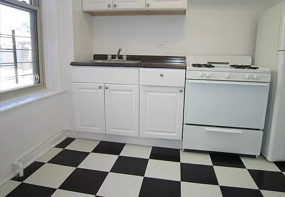 Rented by Roselyn  Fortuna LLC | media 11