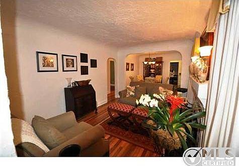 4th image of 315 Dartmouth Dr